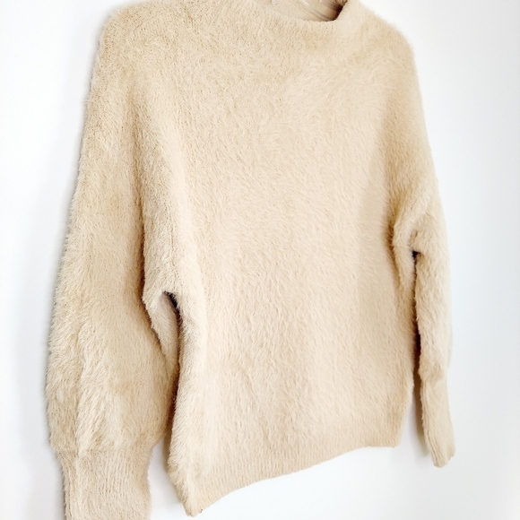 Catherine Malandrino Eyelash Knit Mockneck Sweater Cream Women Medium Fuzzy EUC - Picture 14 of 15